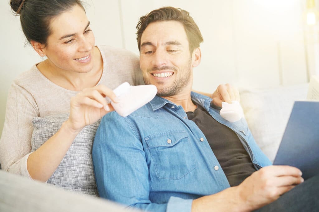 15 Amazing Ways to Get Free Baby Stuff (For Families