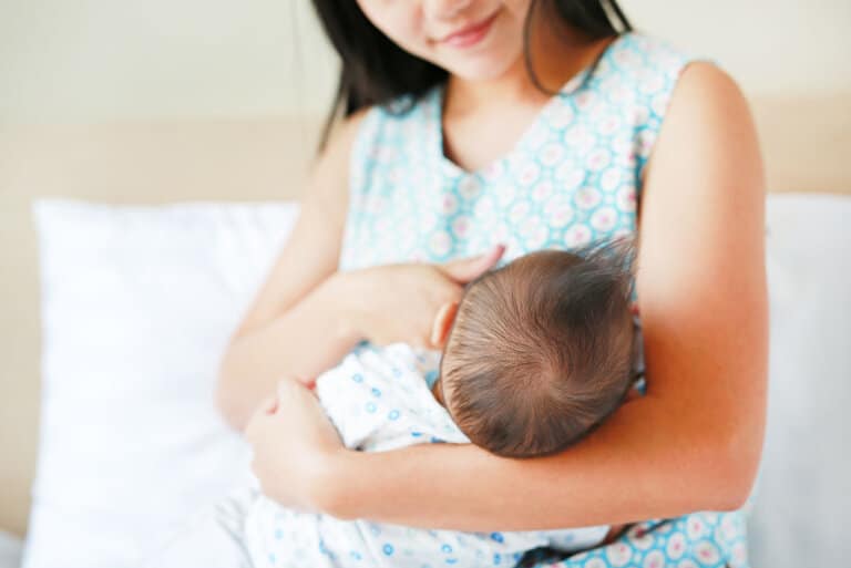 10 Powerful Lactation Aids For Breastfeeding Moms