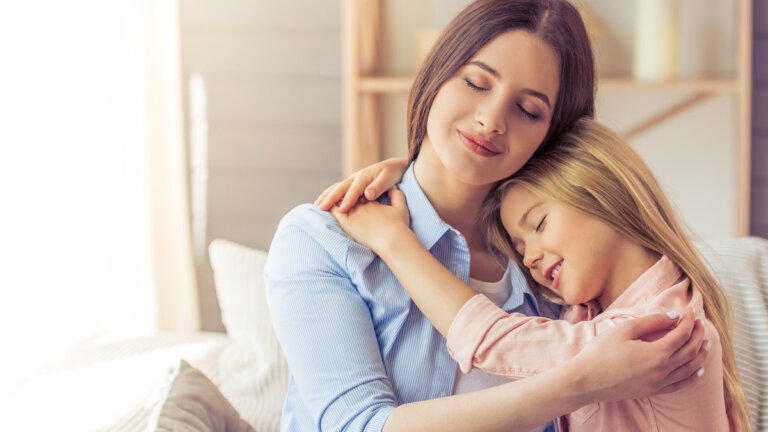 45 Heartwarming Daughter Quotes That Will Make You Smile (+ FREE Checklist)